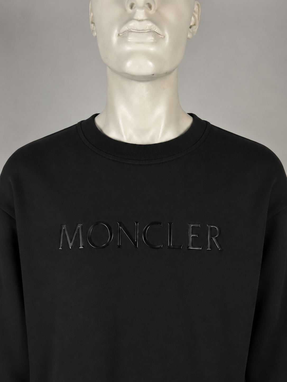 Moncler Sweater (XXL)