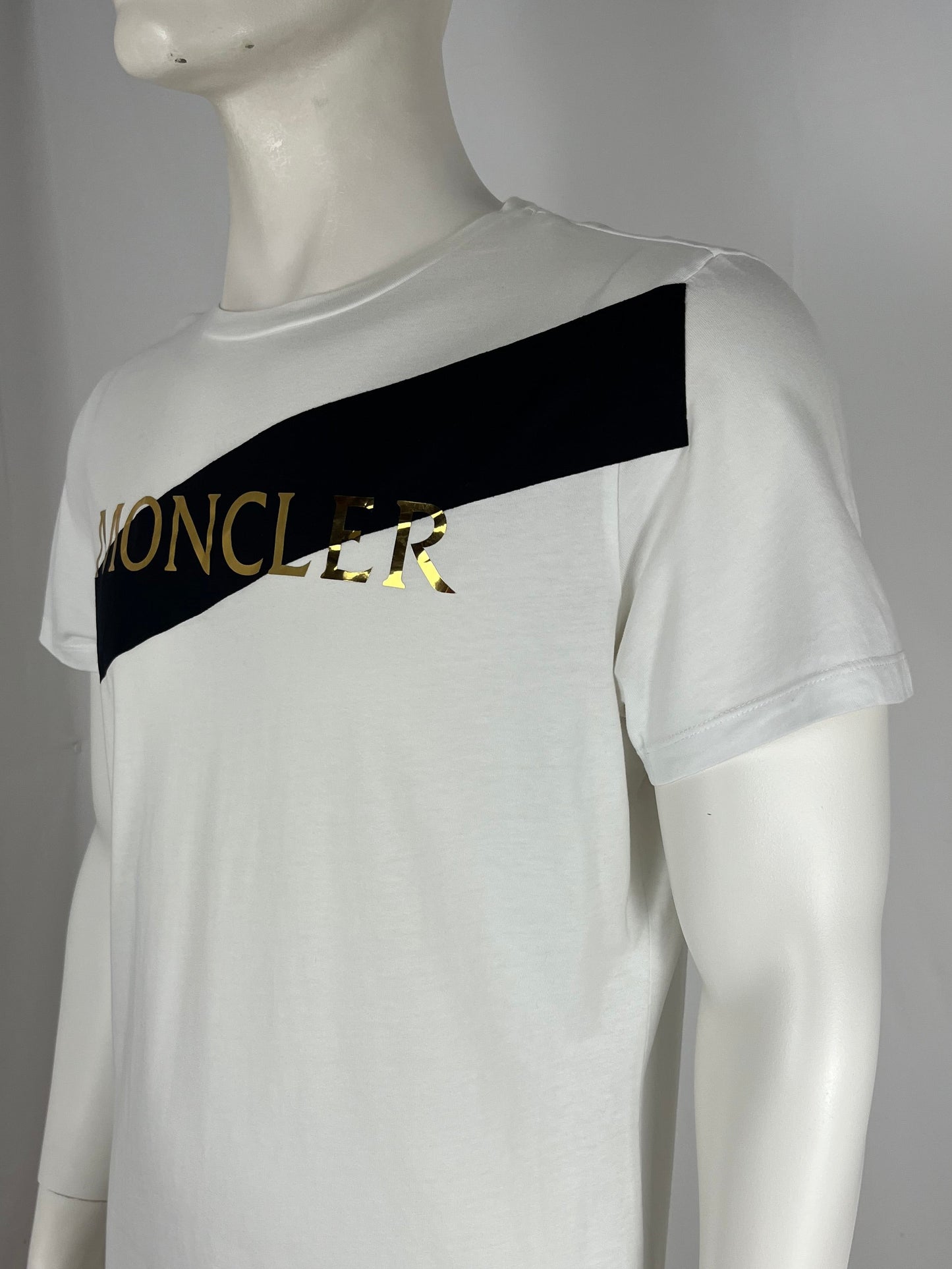 Moncler T-Shirt (L)
