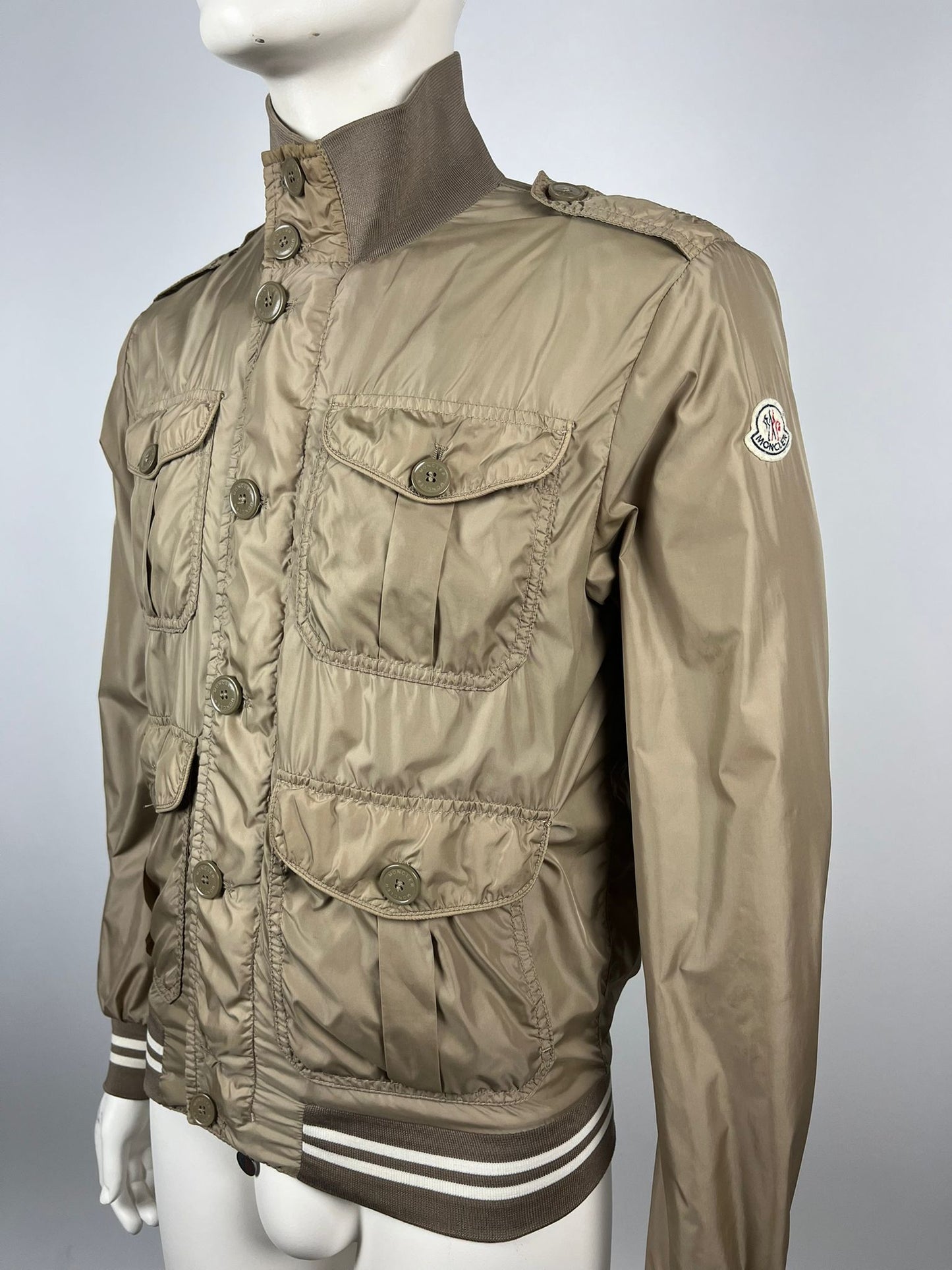 Moncler Jacket (3/M)
