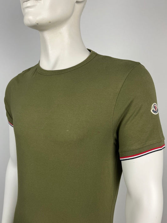 Moncler T-shirt (maat L)