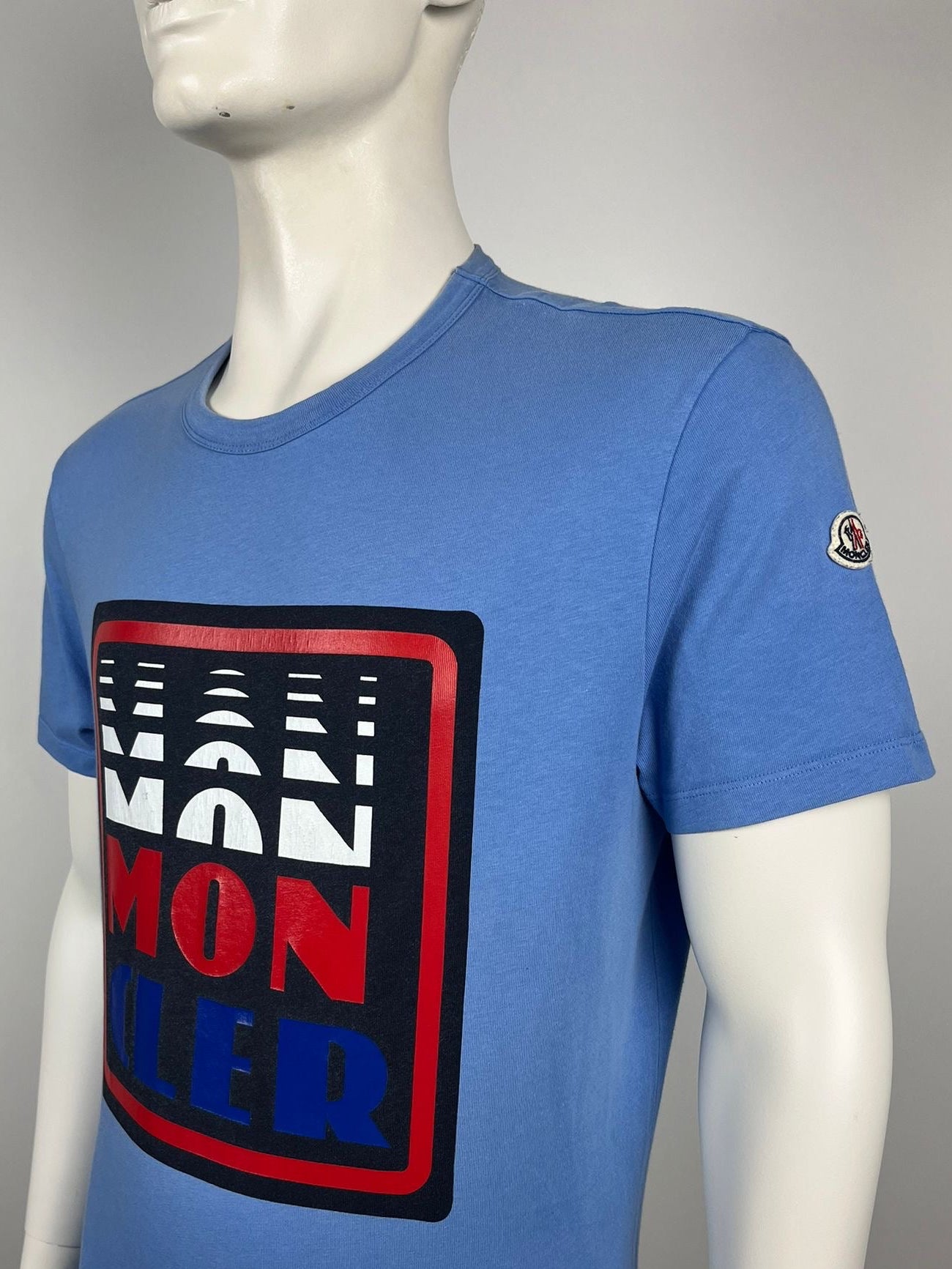 Moncler T-Shirt (XL)