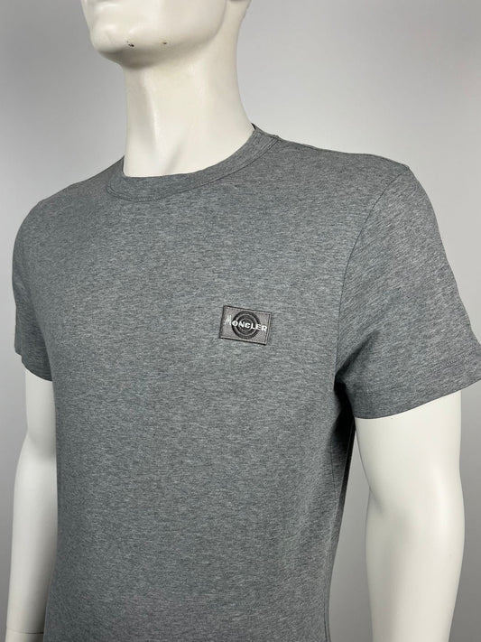 Moncler T-shirt (maat L)