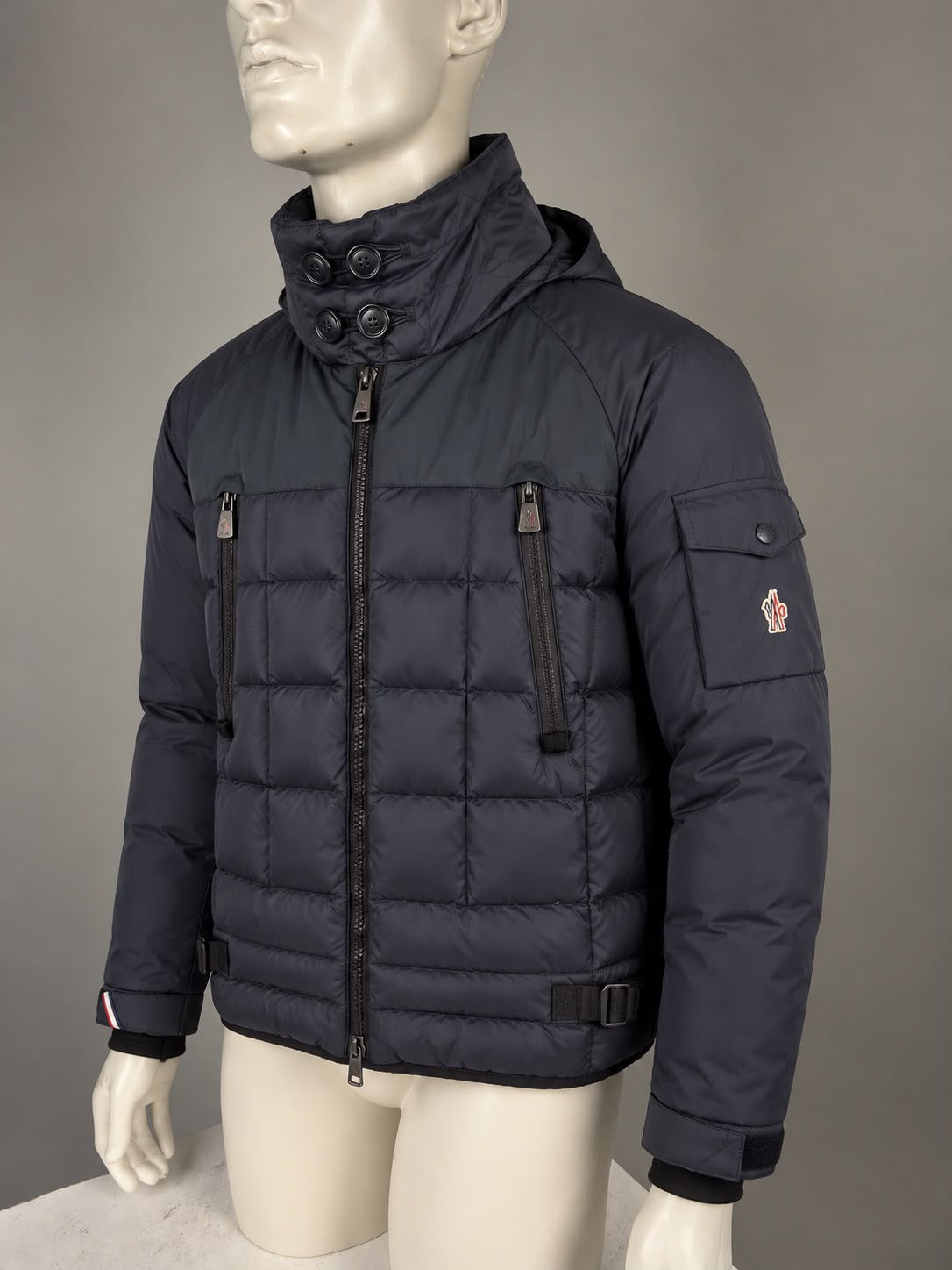 Moncler Chasseron Grenoble Down Jacket (4/L)